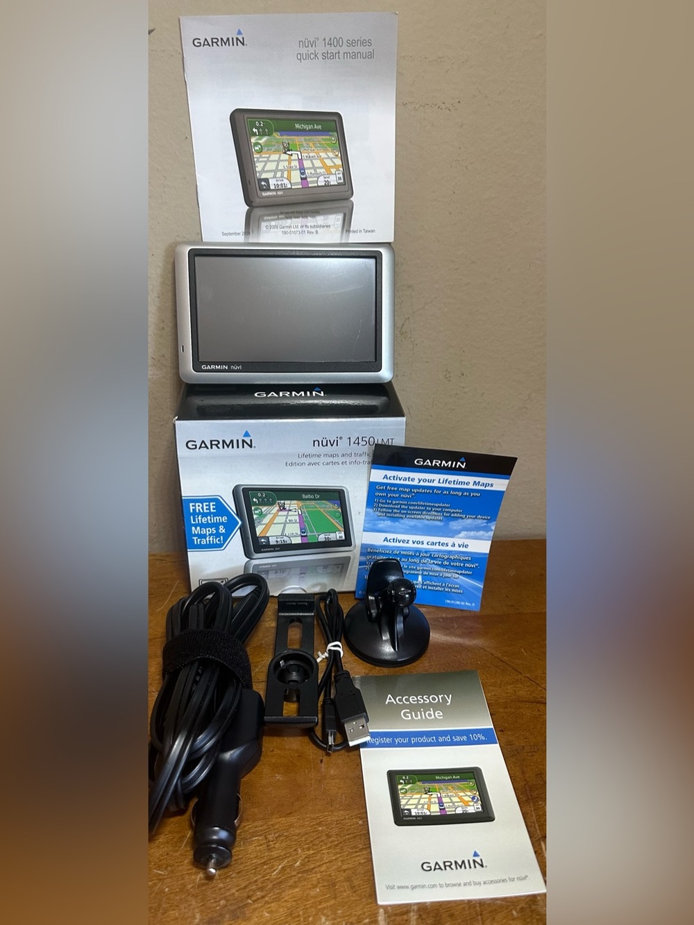 Garmin nüvi 1450LMT Portable Handheld GPS Mobile Navigation System